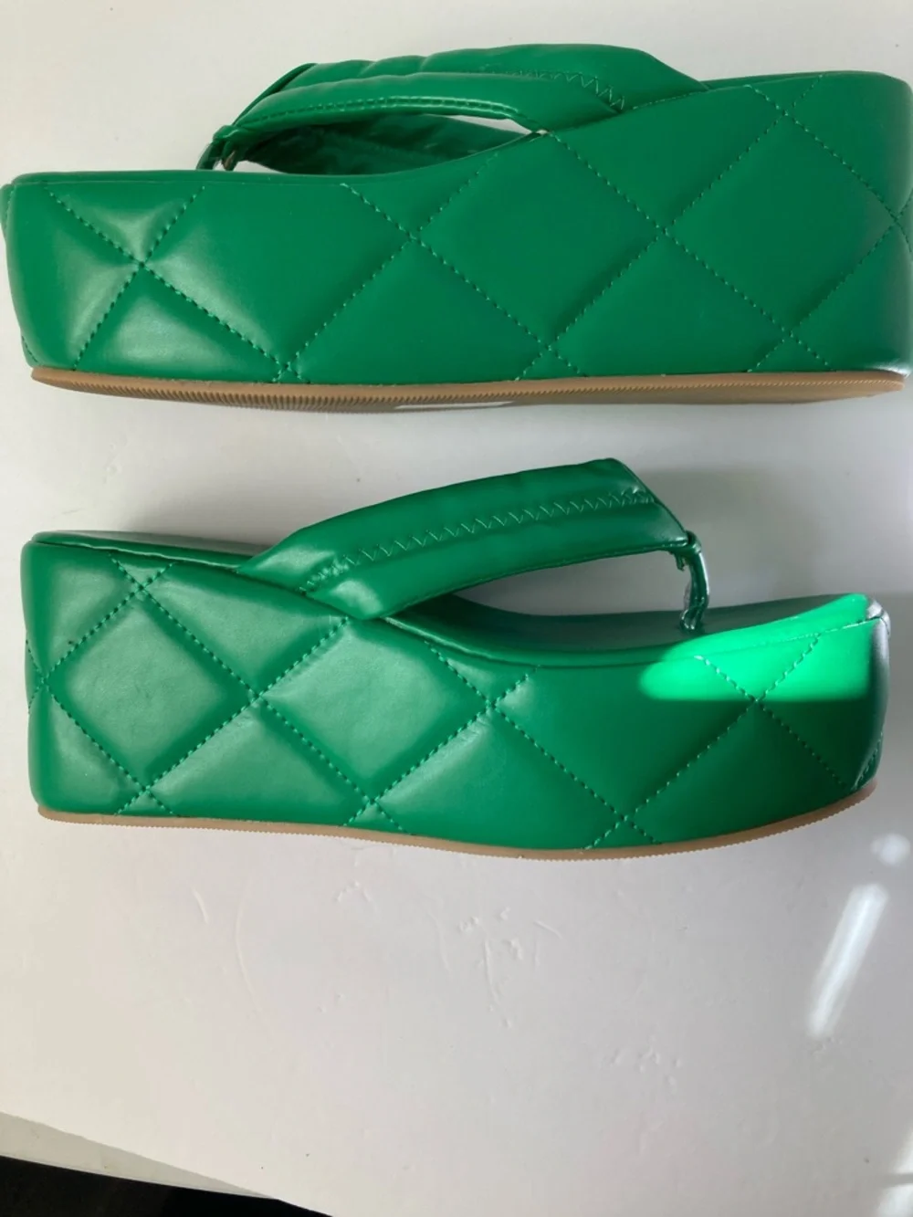 So Me Emerald Green Padded thong Platform women’s Sandals size 8.5. 3in heels